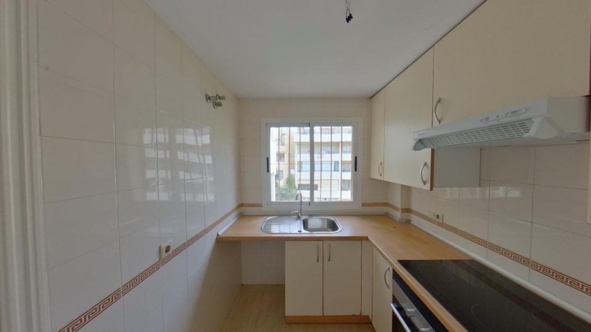 Calahonda - Piso, 1 Dormitorio, Terraza Acristalada — Foto 11