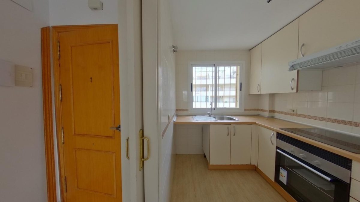 Calahonda - Piso, 1 Dormitorio, Terraza Acristalada — Foto 8