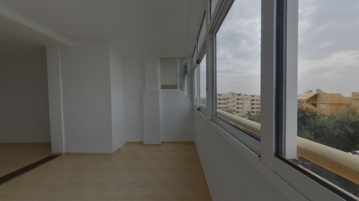 Calahonda - Piso, 1 Dormitorio, Terraza Acristalada — Foto 19