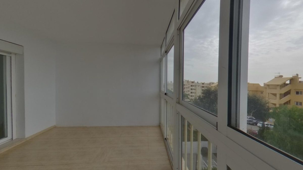Calahonda - Piso, 1 Dormitorio, Terraza Acristalada — Foto 20