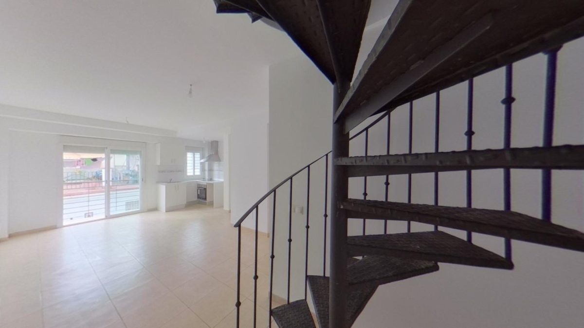 Benalmádena - Dúplex, 2 Dormitorios, Balcón — Foto 3