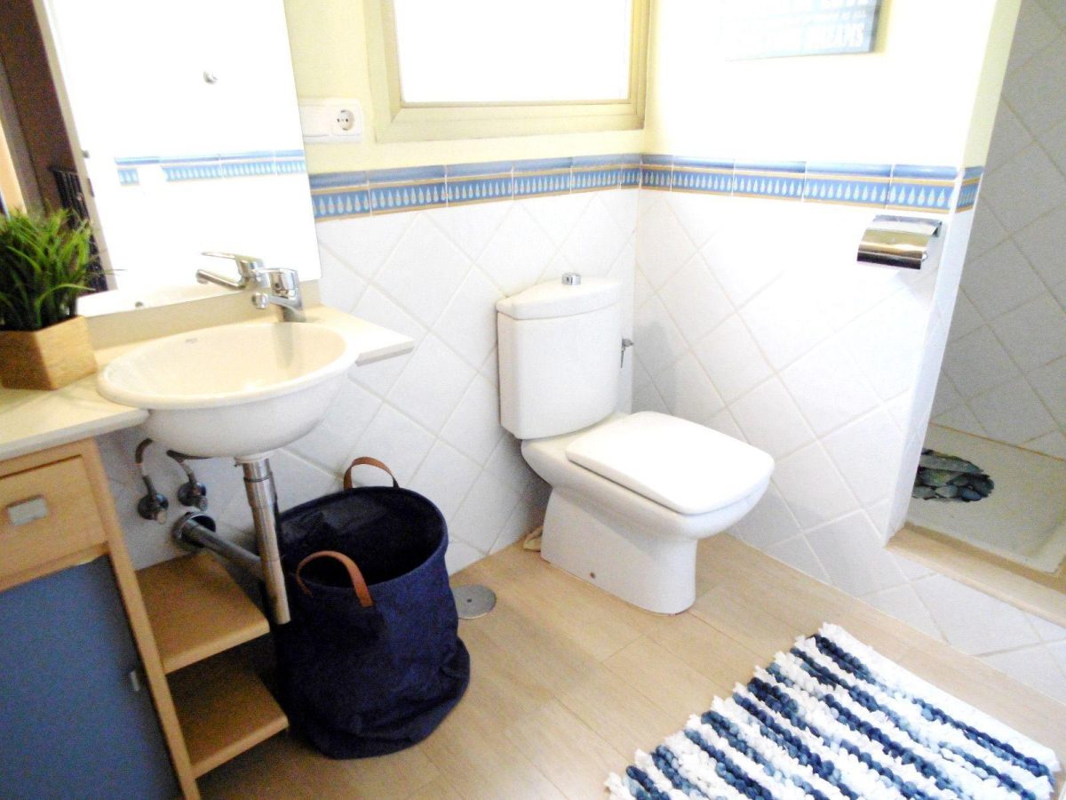 La Sierrezuela -  Reforma esta pareada a tu gusto. Una de las mejores  zonas residenciales junto a Fuengirola — Foto 23