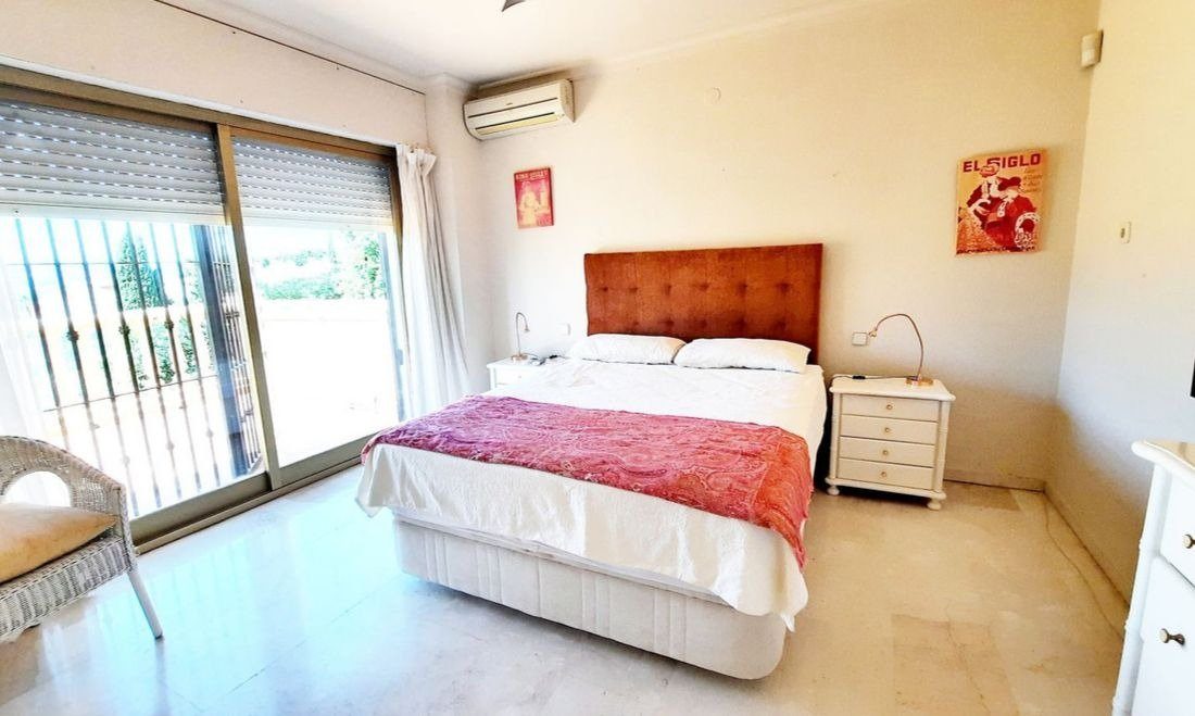 La Sierrezuela -  Reforma esta pareada a tu gusto. Una de las mejores  zonas residenciales junto a Fuengirola — Foto 9