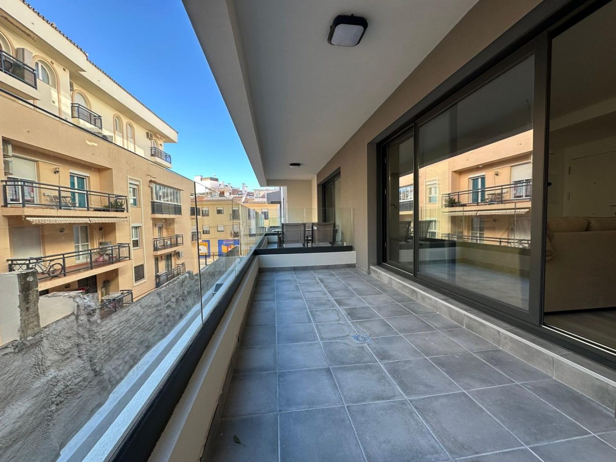 Arroyo de la Miel - Piso a Estrenar 2 Dormitorios, Garaje, Terraza y Piscina — Foto 3