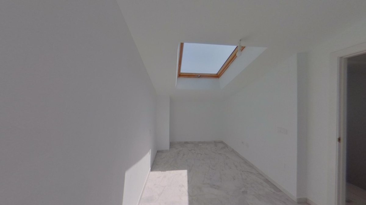 Benalmádena - Ático Dúplex, 3 Dormitorios, Terraza y Balcón — Foto 16