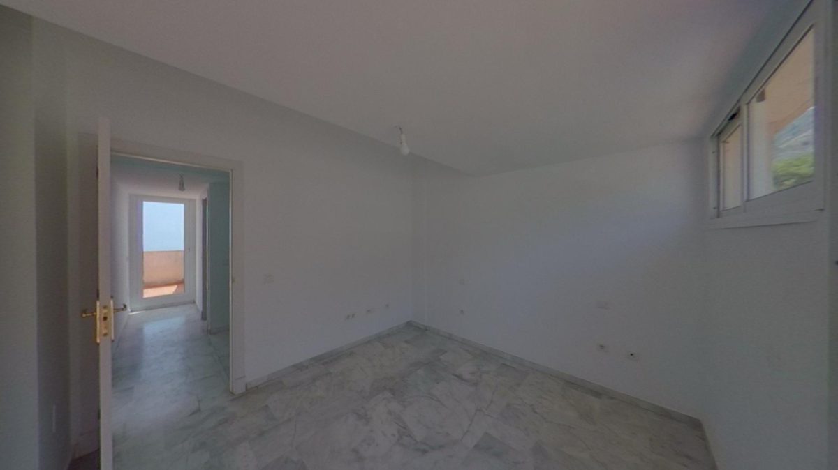 Benalmádena - Ático Dúplex, 3 Dormitorios, Terraza y Balcón — Foto 17