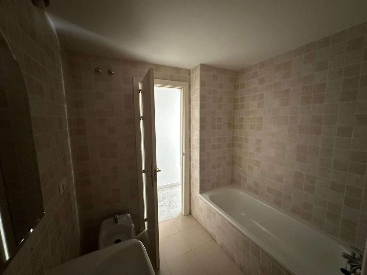 La Reserva de Marbella - Piso, 2 Dormitorios, Terraza, Piscinas, Jardín, Garaje y Trastero — Foto 17