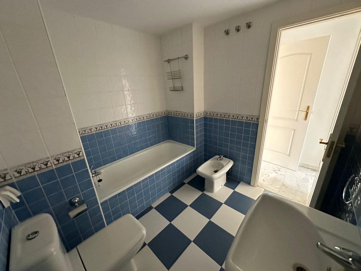 La Reserva de Marbella - Piso, 2 Dormitorios, Terraza, Piscinas, Jardín, Garaje y Trastero — Foto 14
