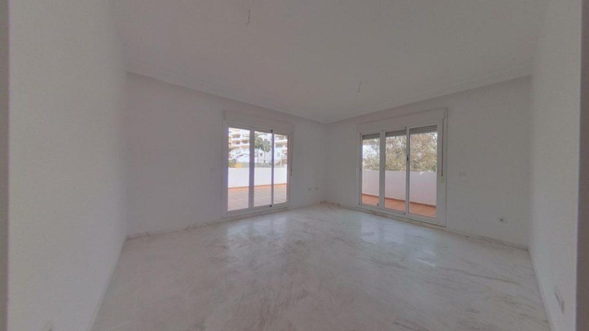 Benalmádena - Ático, 2 Dormitorios, Amplia Terraza — Foto 2