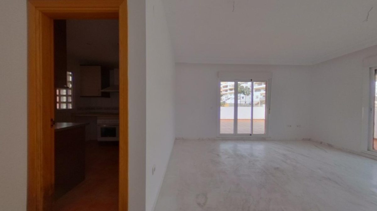 Benalmádena - Ático, 2 Dormitorios, Amplia Terraza — Foto 6