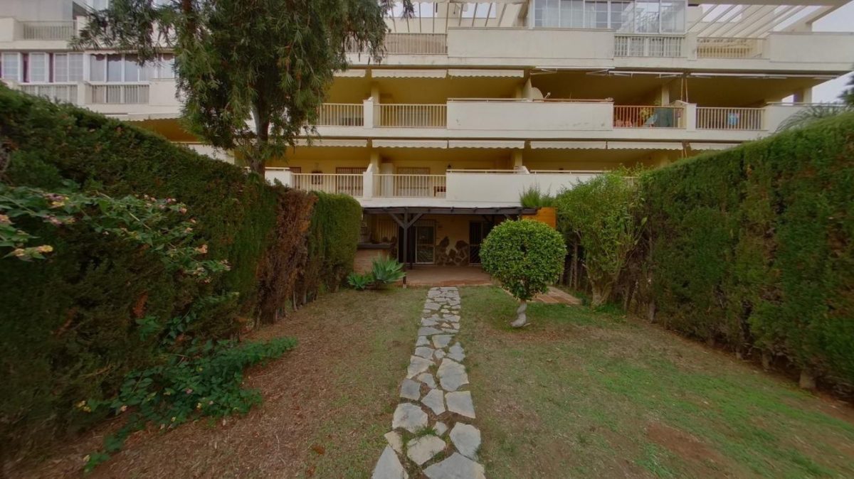 Calahonda - Piso Planta Baja, 1 Dormitorio, Terraza y Jardín Privado — Foto 23