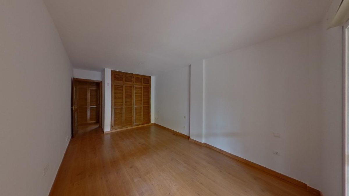 Calahonda - Piso Planta Baja, 1 Dormitorio, Terraza y Jardín Privado — Foto 16