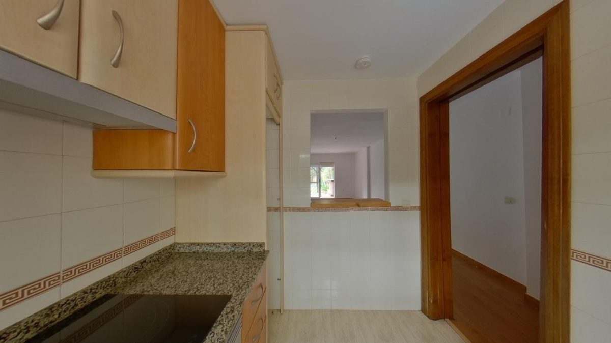 Calahonda - Piso Planta Baja, 1 Dormitorio, Terraza y Jardín Privado — Foto 11