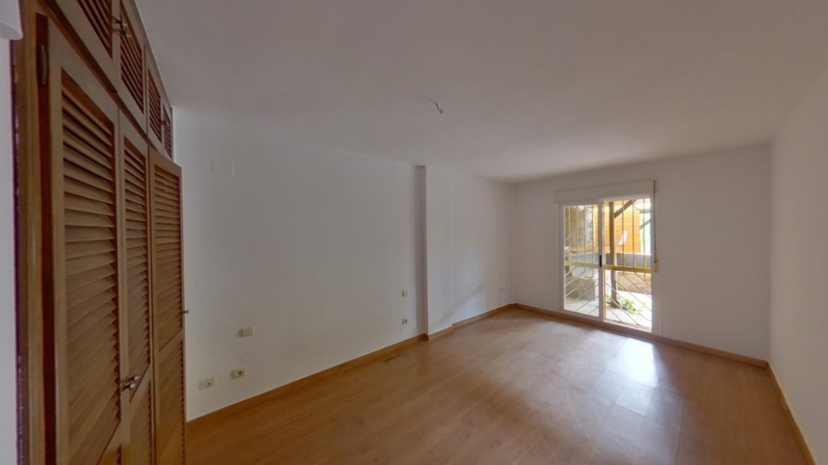 Calahonda - Piso Planta Baja, 1 Dormitorio, Terraza y Jardín Privado — Foto 12