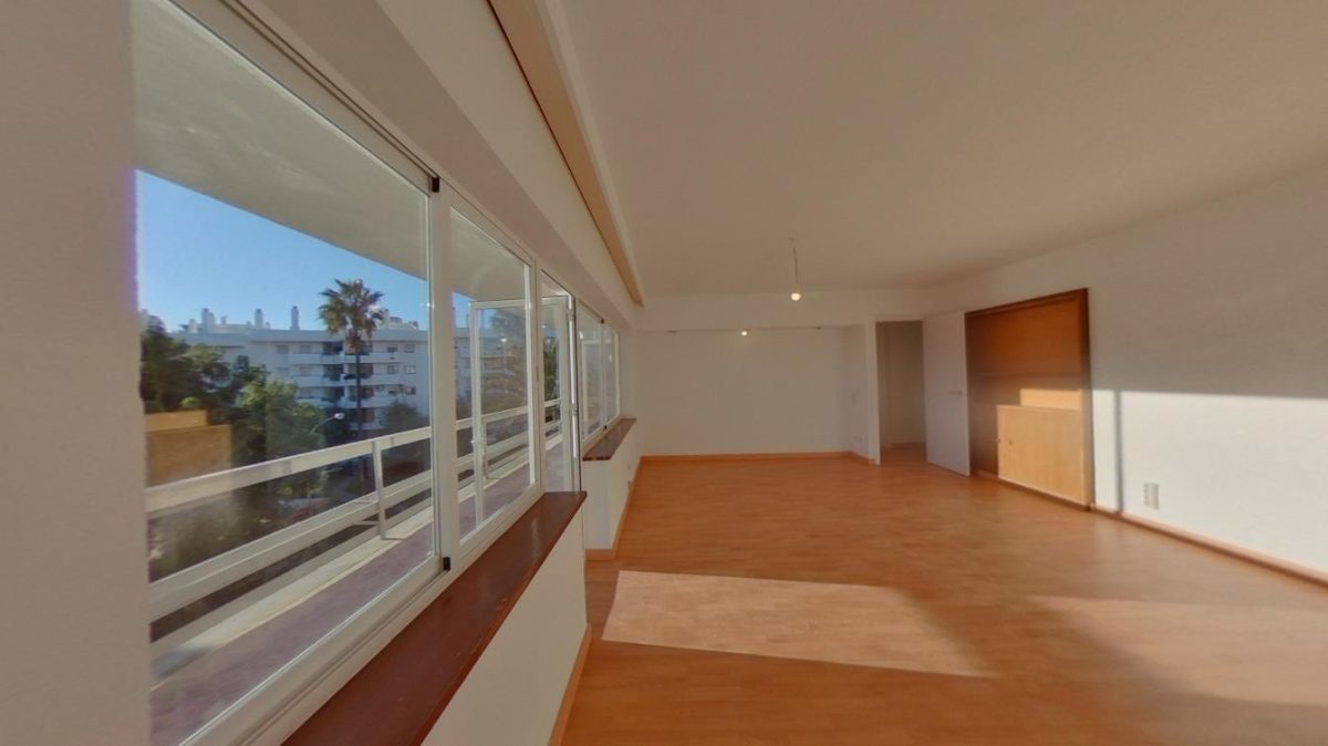 Torremolinos - Piso, 4 Dormitorios, A Pocos Pasos del Mar — Foto 2
