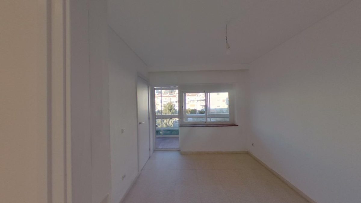 Torremolinos - Piso, 4 Dormitorios, A Pocos Pasos del Mar — Foto 13