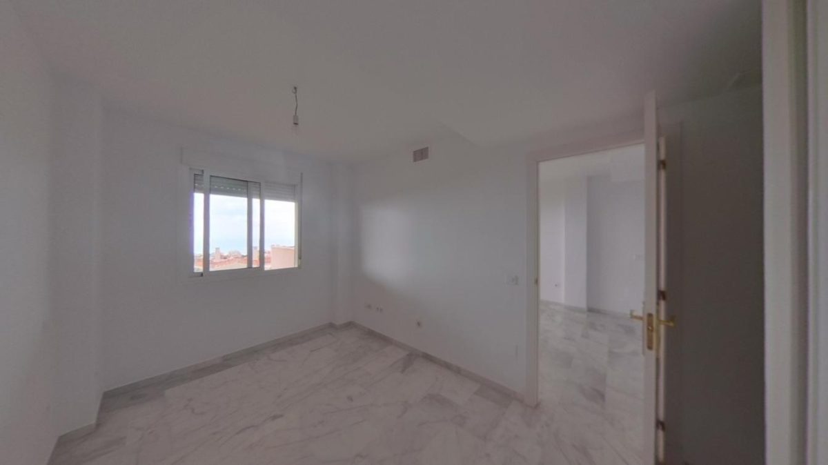 Benalmádena - Piso, 2 Dormitorios, Terraza, Garaje — Foto 7