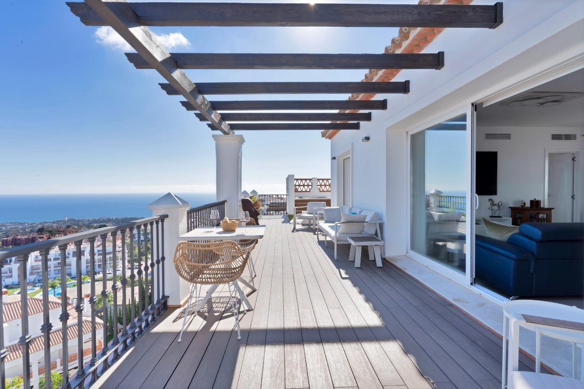 Calahonda Alta - Impresionante Atico con Alma Vistas al Mar 360º Garaje, Trastero, 4 Piscinas — Foto 6