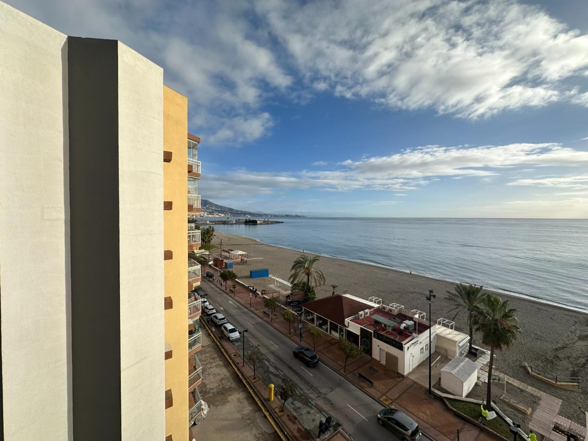 Fuengirola 1ª Línea Playa - Coqueto Apartamento 2 Dormitorios Vistas al Mar y Terraza — Foto 19