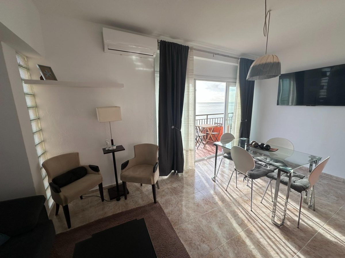 Fuengirola 1ª Línea Playa - Coqueto Apartamento 2 Dormitorios Vistas al Mar y Terraza — Foto 3