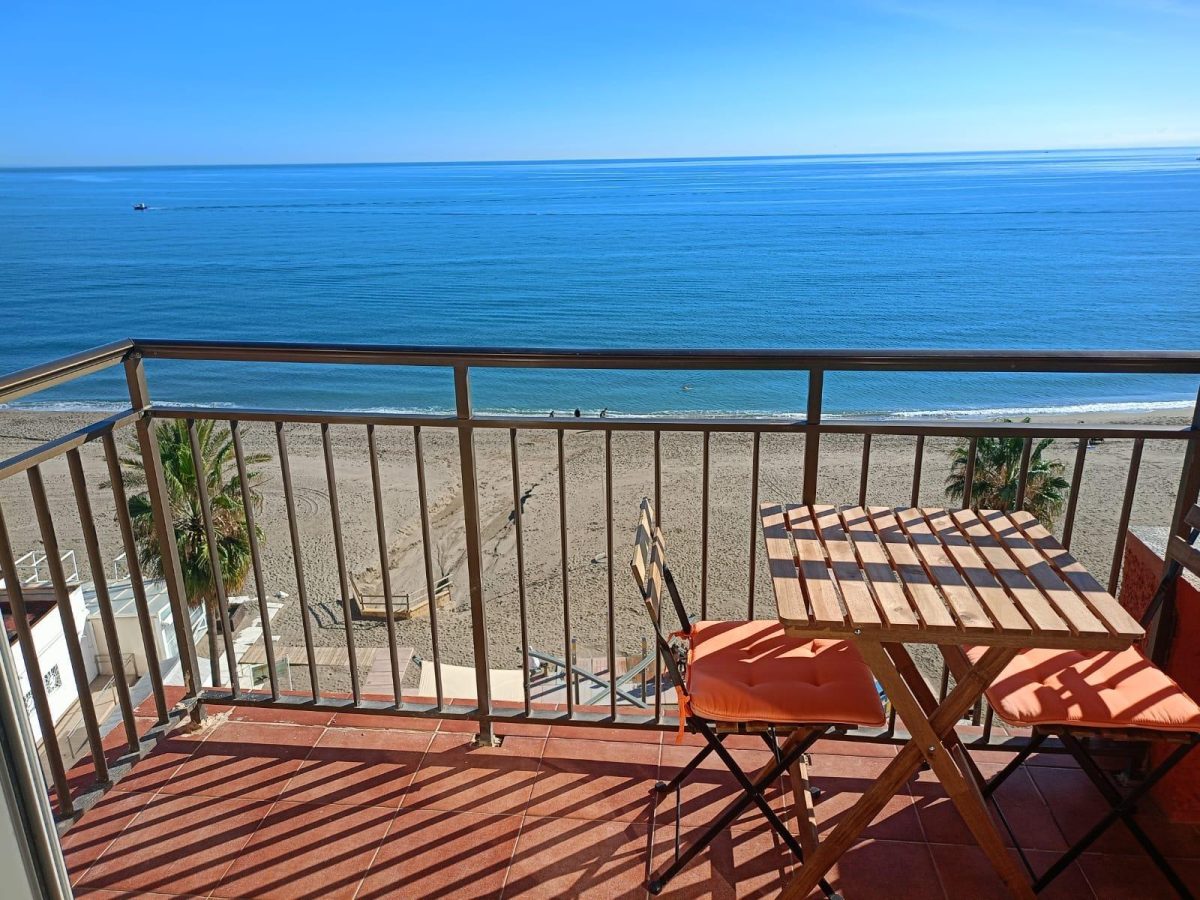 Fuengirola 1ª Línea Playa - Coqueto Apartamento 2 Dormitorios Vistas al Mar y Terraza — Foto 26