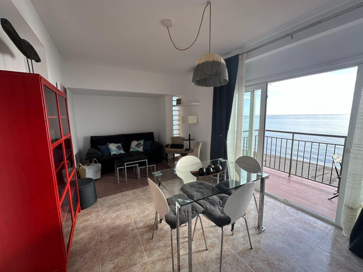 Fuengirola 1ª Línea Playa - Coqueto Apartamento 2 Dormitorios Vistas al Mar y Terraza — Foto 5