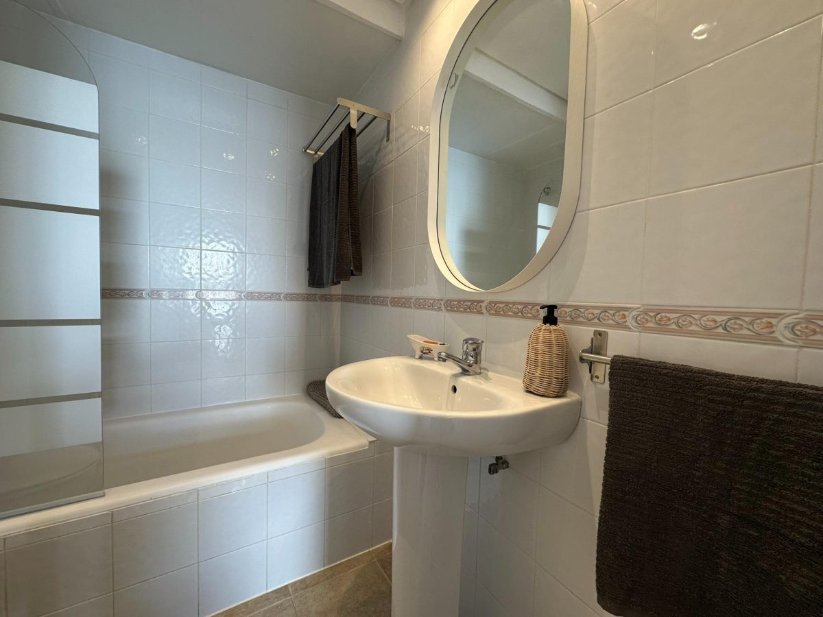 Fuengirola 1ª Línea Playa - Coqueto Apartamento 2 Dormitorios Vistas al Mar y Terraza — Foto 13