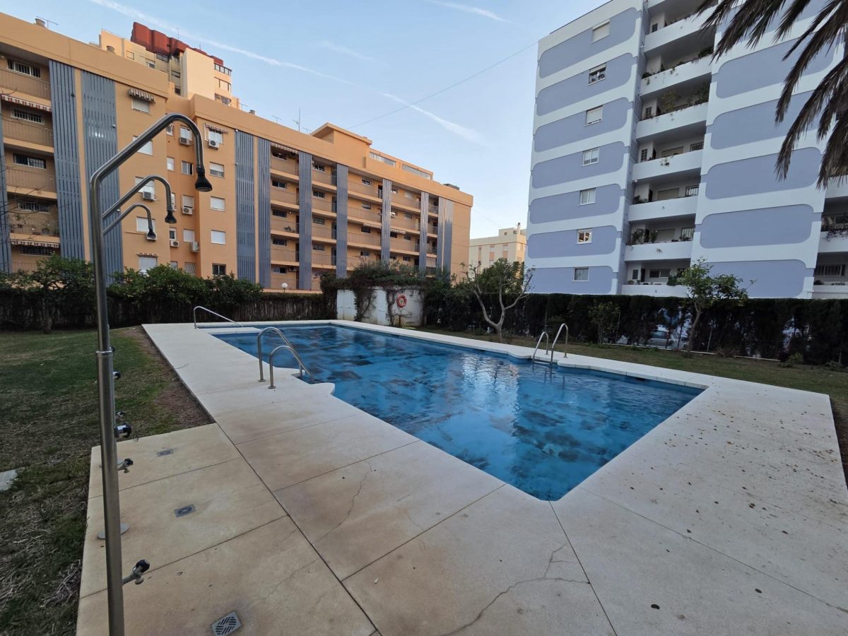 Fuengirola - Planta Baja, 3 Dormitorios, Piscina y Jardín, Garaje — Foto 23