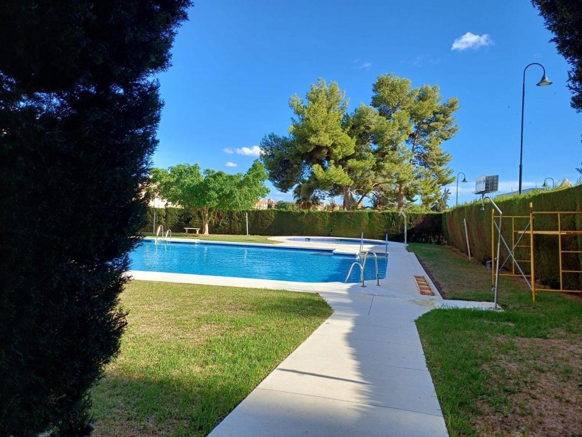 Las Lagunas - Piso, 2 Dormitorios, Terraza, Piscina, Trastero — Foto 16