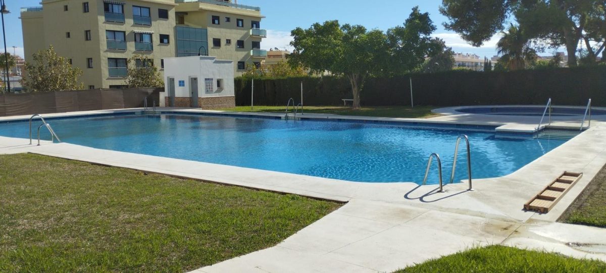 Las Lagunas - Piso, 2 Dormitorios, Terraza, Piscina, Trastero — Foto 15