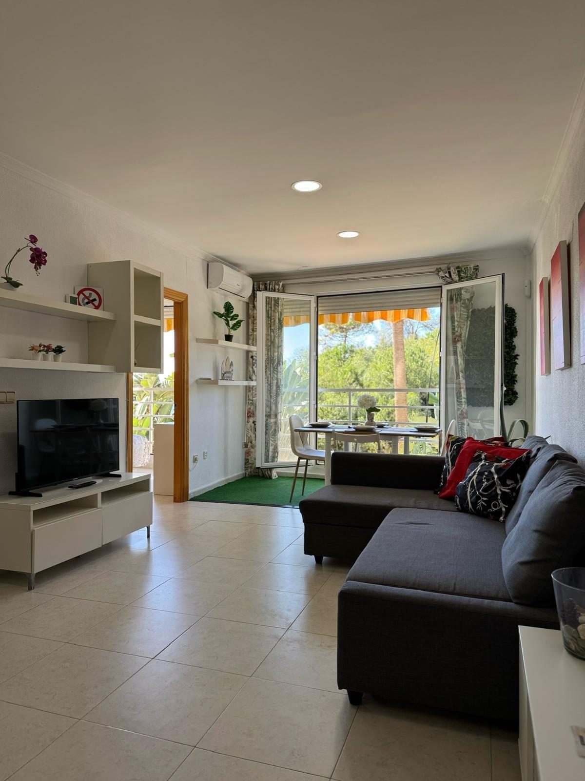 Calahonda 1ª Línea - Piso, 1 Dormitorio, Terraza, 2 Piscinas y Jardín, Parking — Foto 2