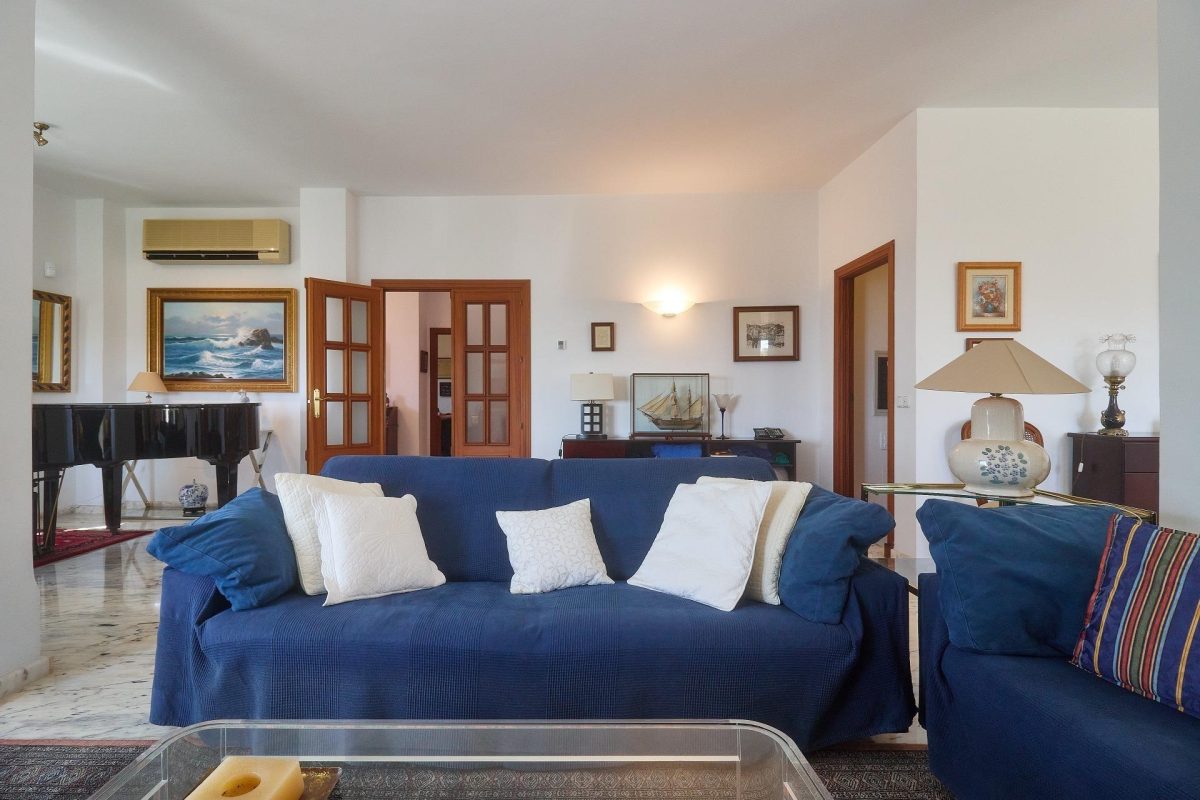 Mijas Costa - Chalet, 4 Dormitorios, Piscina y Jardín, Parking, Trastero — Foto 8