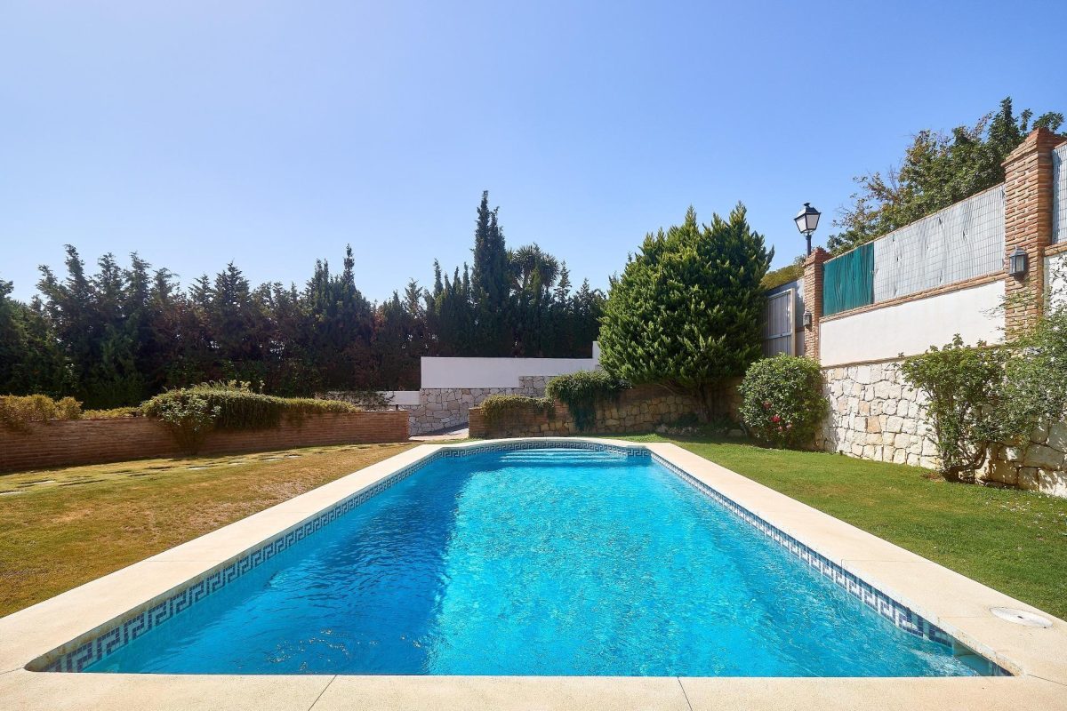 Mijas Costa - Chalet, 4 Dormitorios, Piscina y Jardín, Parking, Trastero — Foto 25