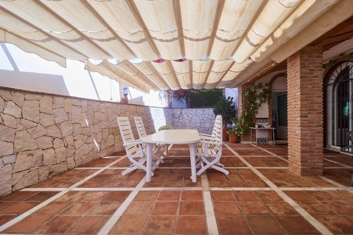 Mijas Costa - Chalet, 4 Dormitorios, Piscina y Jardín, Parking, Trastero — Foto 28