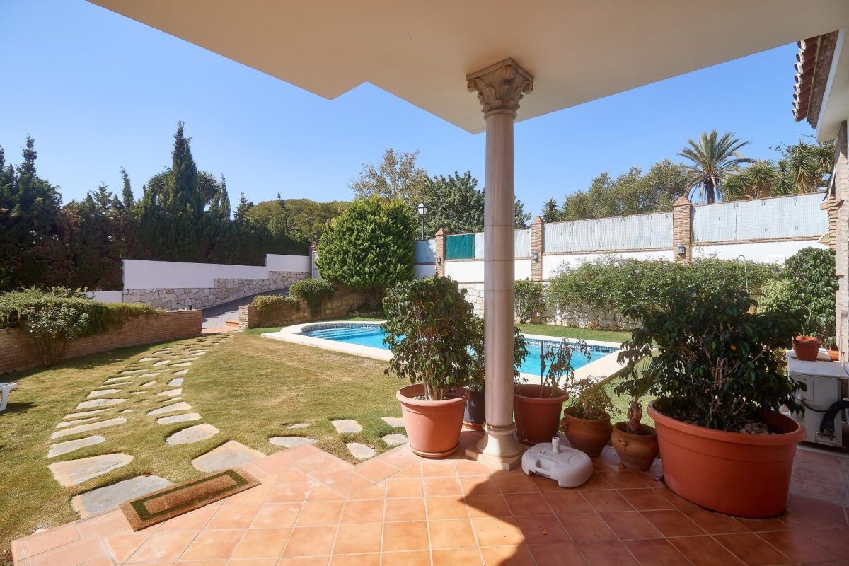 Mijas Costa - Chalet, 4 Dormitorios, Piscina y Jardín, Parking, Trastero — Foto 27