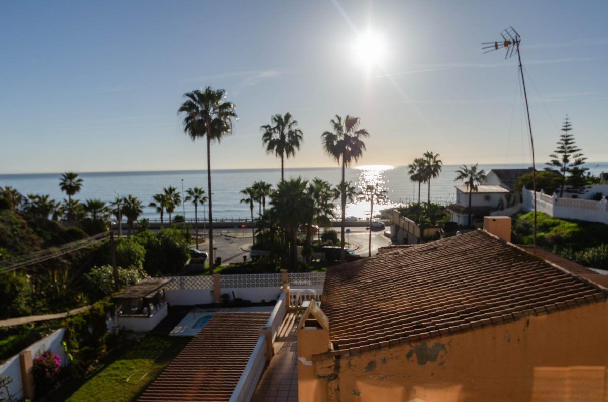 Faro de Calaburras - Chalet, 2 Viviendas Independientes, 5 Dormitorios, Terrazas, Piscina, Parking — Foto 19