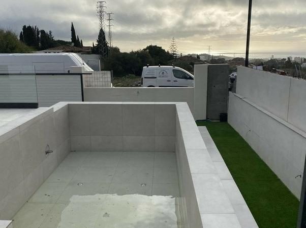 Mijas - Villa Independiente, 4 Dormitorios, Terraza, Piscina y Jardín, Parking — Foto 14