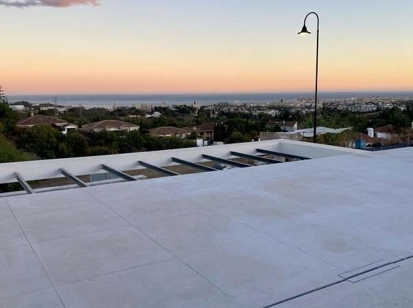 Mijas - Villa Independiente, 4 Dormitorios, Terraza, Piscina y Jardín, Parking — Foto 4