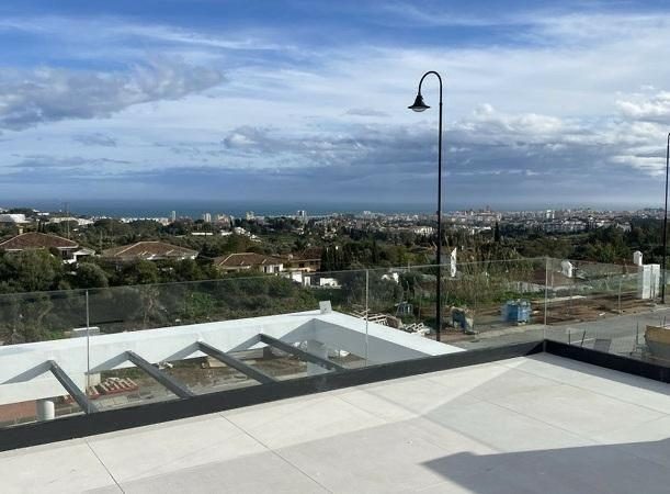 Mijas - Villa Independiente, 4 Dormitorios, Terraza, Piscina y Jardín, Parking — Foto 25