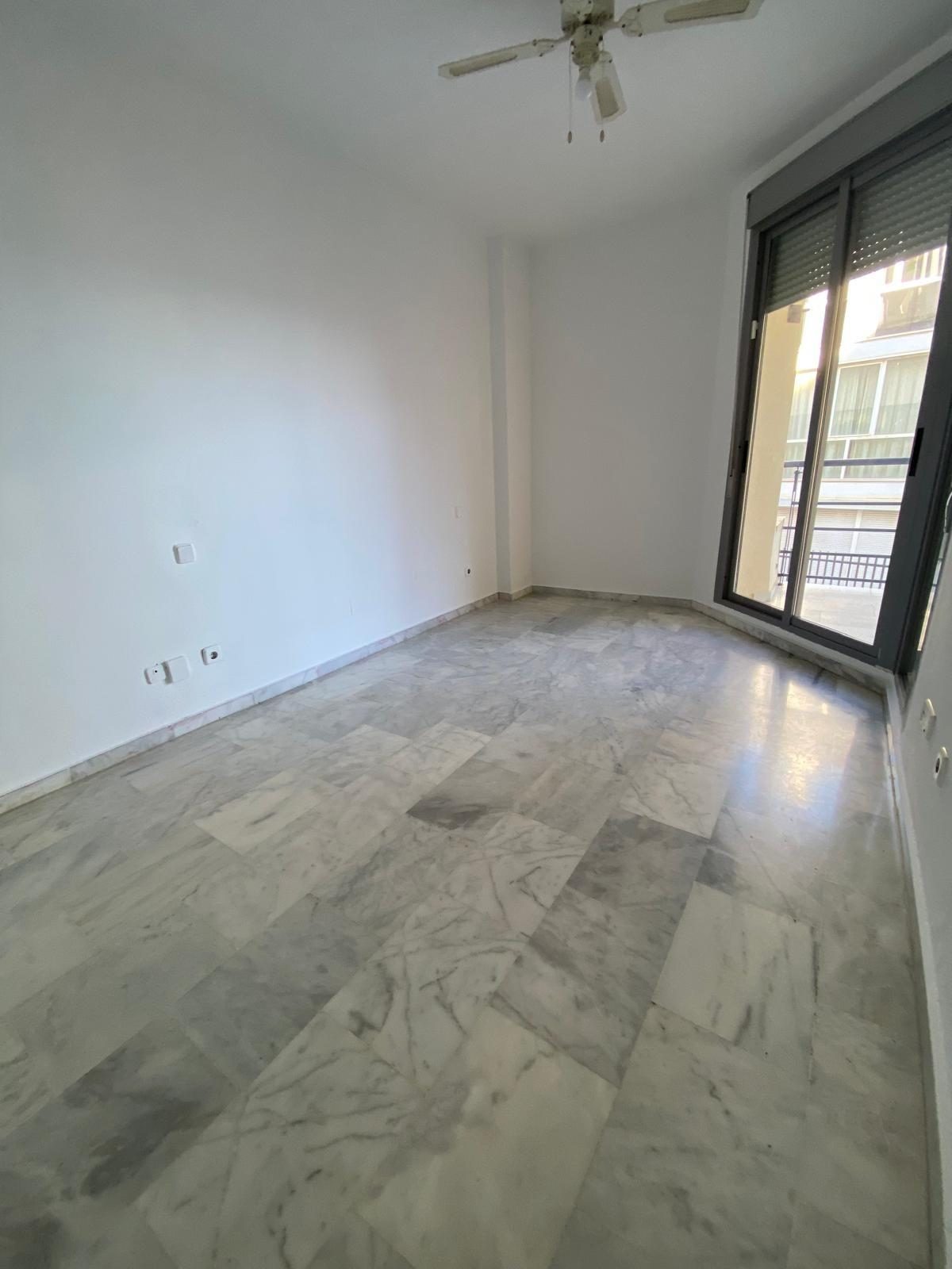 Torreblanca - Piso, 2 Dormitorios, Patio Privado, Parking y Trastero, Piscina — Foto 10