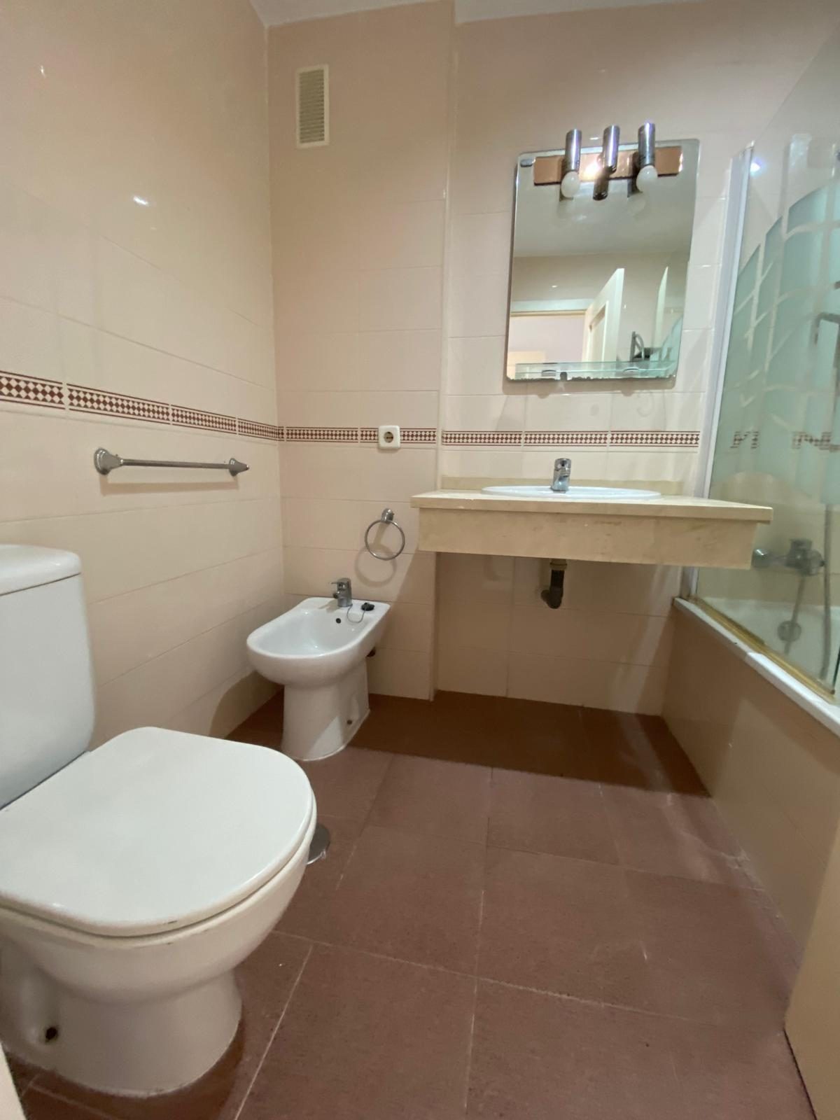 Torreblanca - Piso, 2 Dormitorios, Patio Privado, Parking y Trastero, Piscina — Foto 17