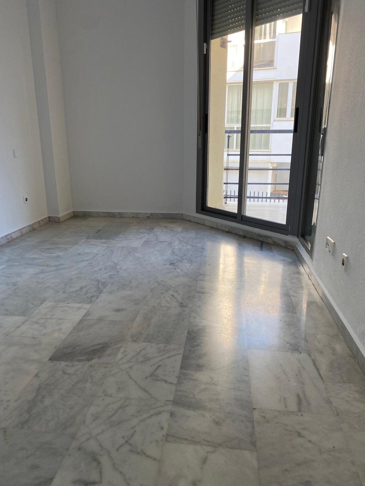 Torreblanca - Piso, 2 Dormitorios, Patio Privado, Parking y Trastero, Piscina — Foto 12