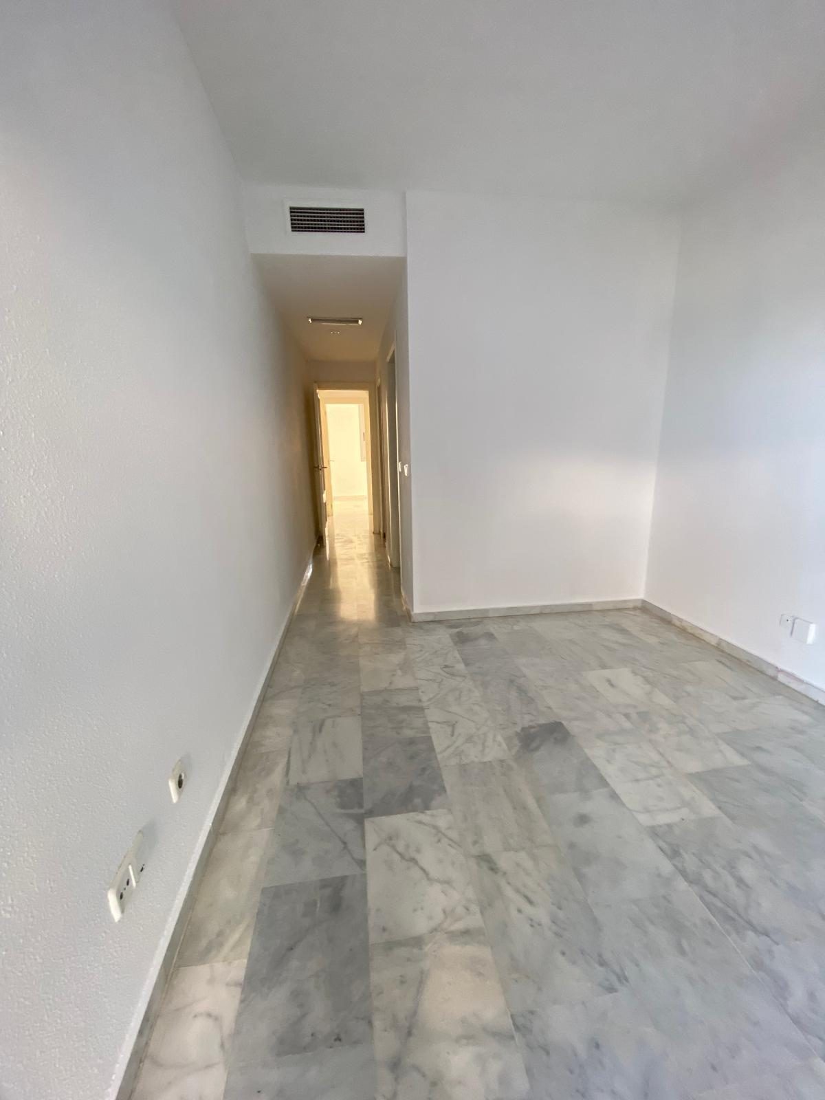 Torreblanca - Piso, 2 Dormitorios, Patio Privado, Parking y Trastero, Piscina — Foto 7