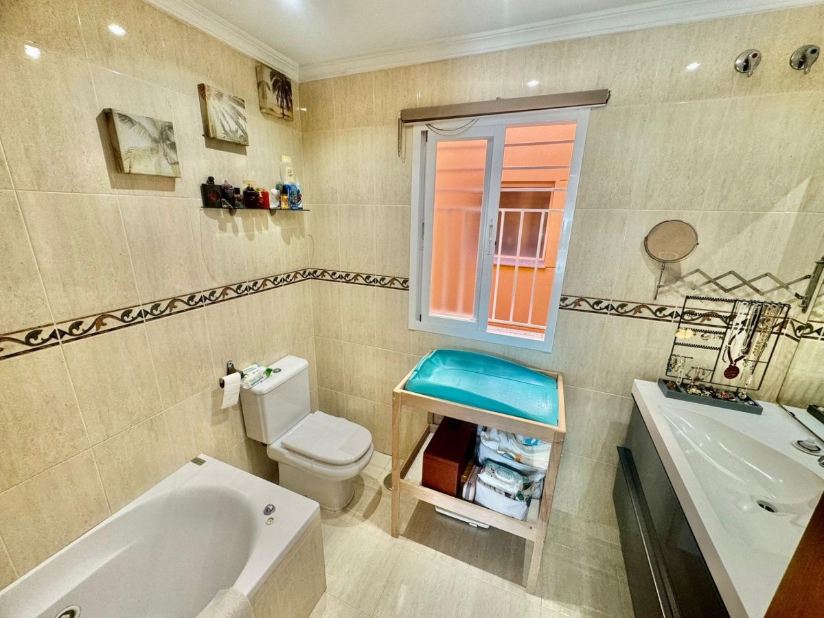 Las Lagunas - Coqueto Piso de 2 Dormitorios, 20m de Terraza Privada — Foto 15