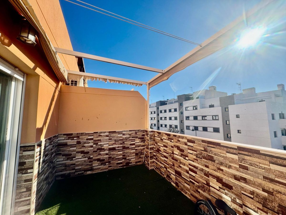 Las Lagunas - Coqueto Piso de 2 Dormitorios, 20m de Terraza Privada — Foto 21