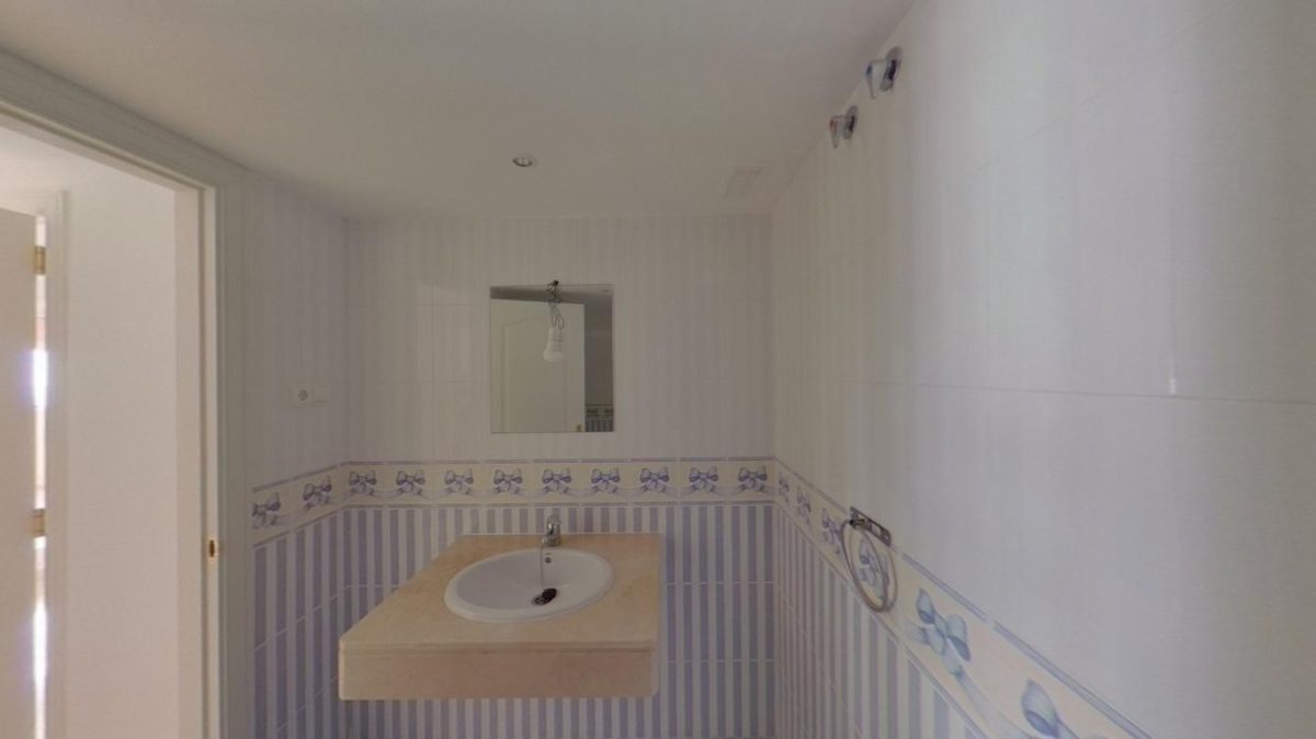 Calahonda - Piso, 2 Dormitorios, Terraza, Piscina — Foto 18
