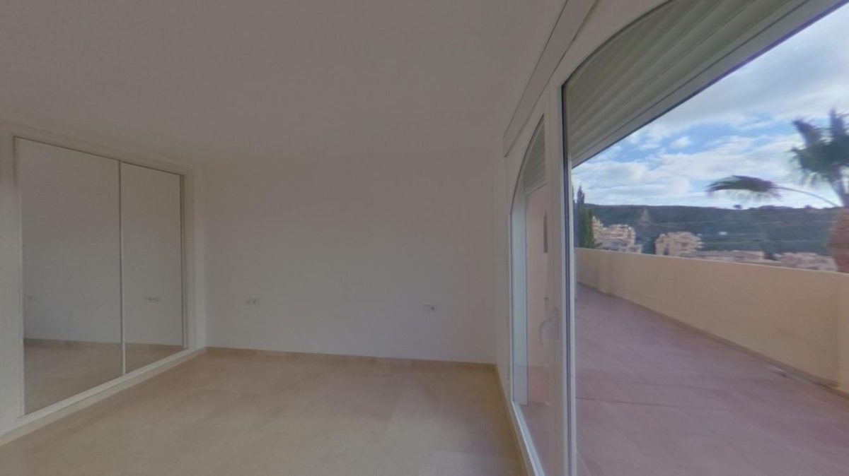 Calahonda - Piso, 2 Dormitorios, Terraza, Piscina — Foto 11