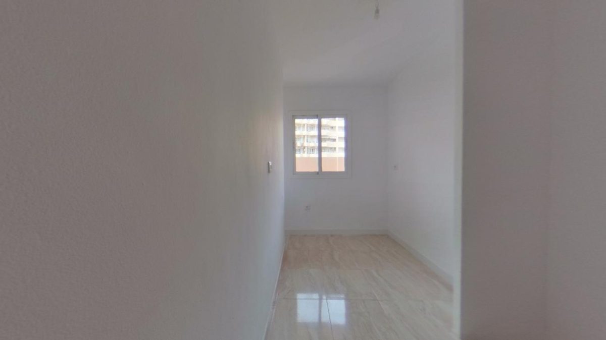 Torremolinos - Piso, 2 Dormitorios, Terraza, Céntrico — Foto 16
