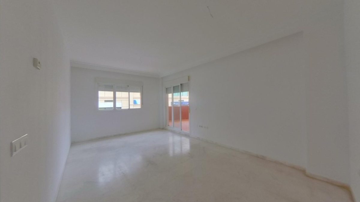 Benalmádena - Piso, 2 Dormitorios, Terraza — Foto 2