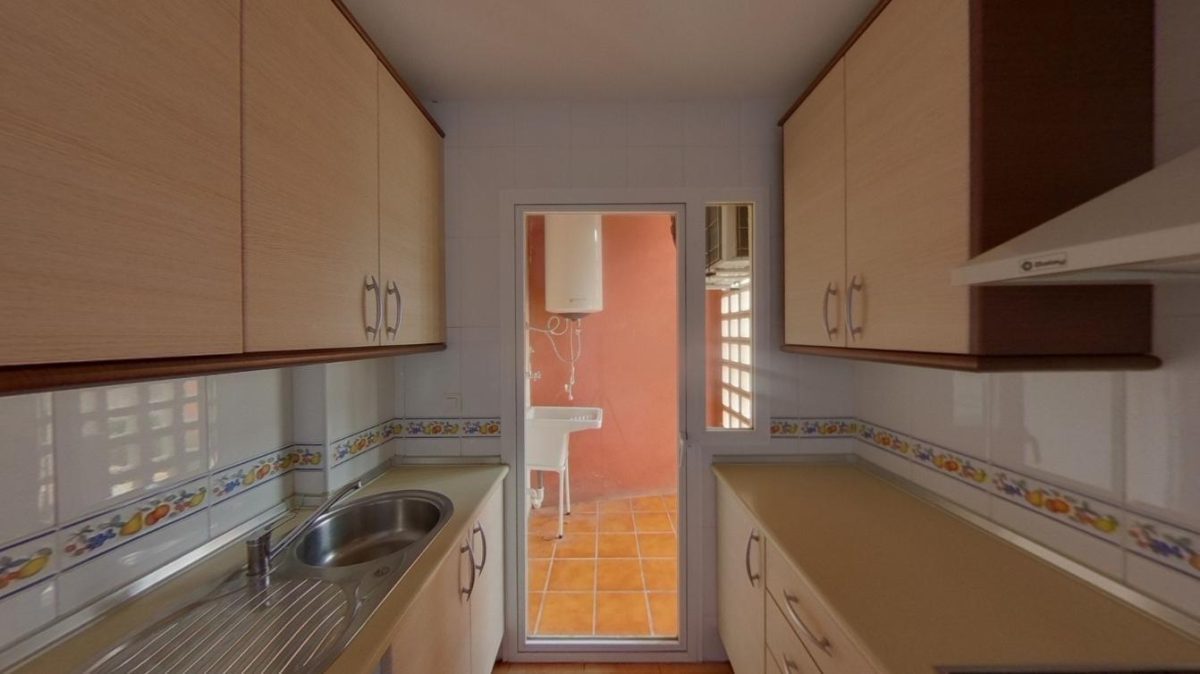 Benalmádena - Piso, 2 Dormitorios, Terraza, Piscina — Foto 11